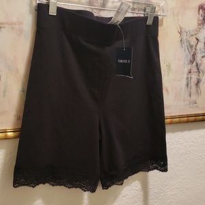 NEW 2 Pairs  Forever 21 Legging Shorts size Large